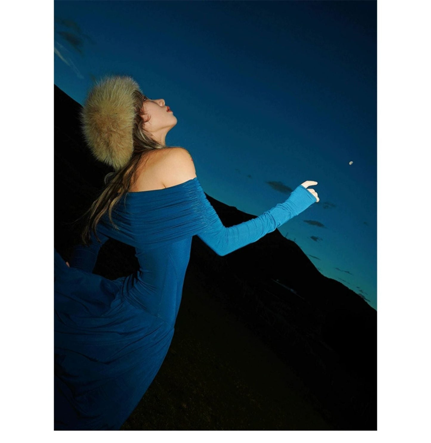 French Klein Blue Off-Shoulder Slim Dress