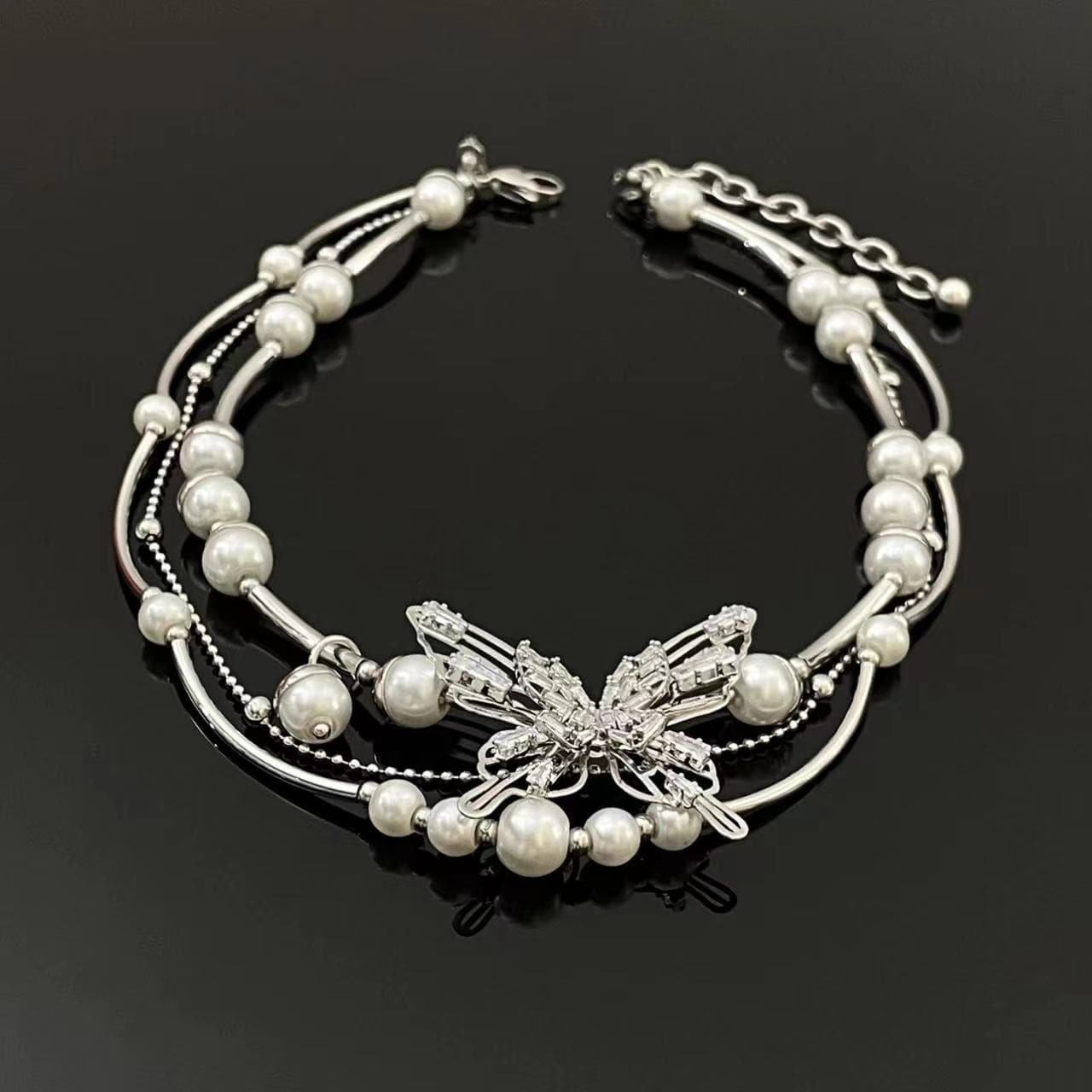 Layered faux pearl butterfly decor choker necklace