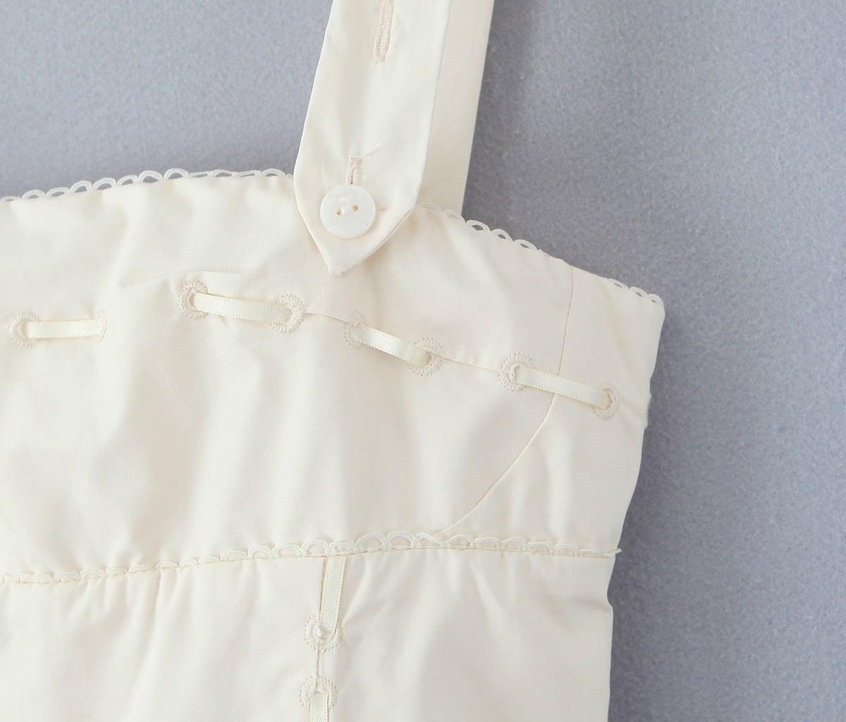 Apricot – Elegant Slim-Fit Waist Dress