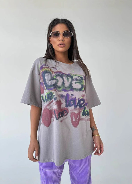 Graffiti Love - Oversized Graphic T-Shirt