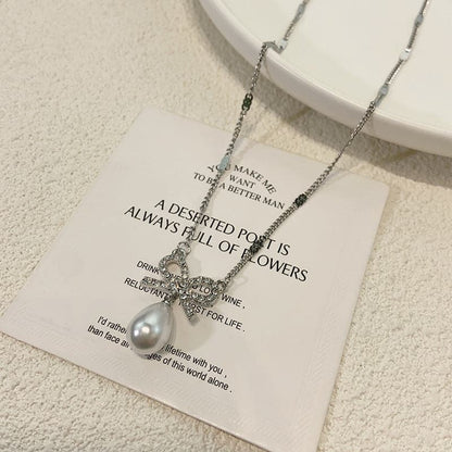 Faux pearl pendant chain necklace