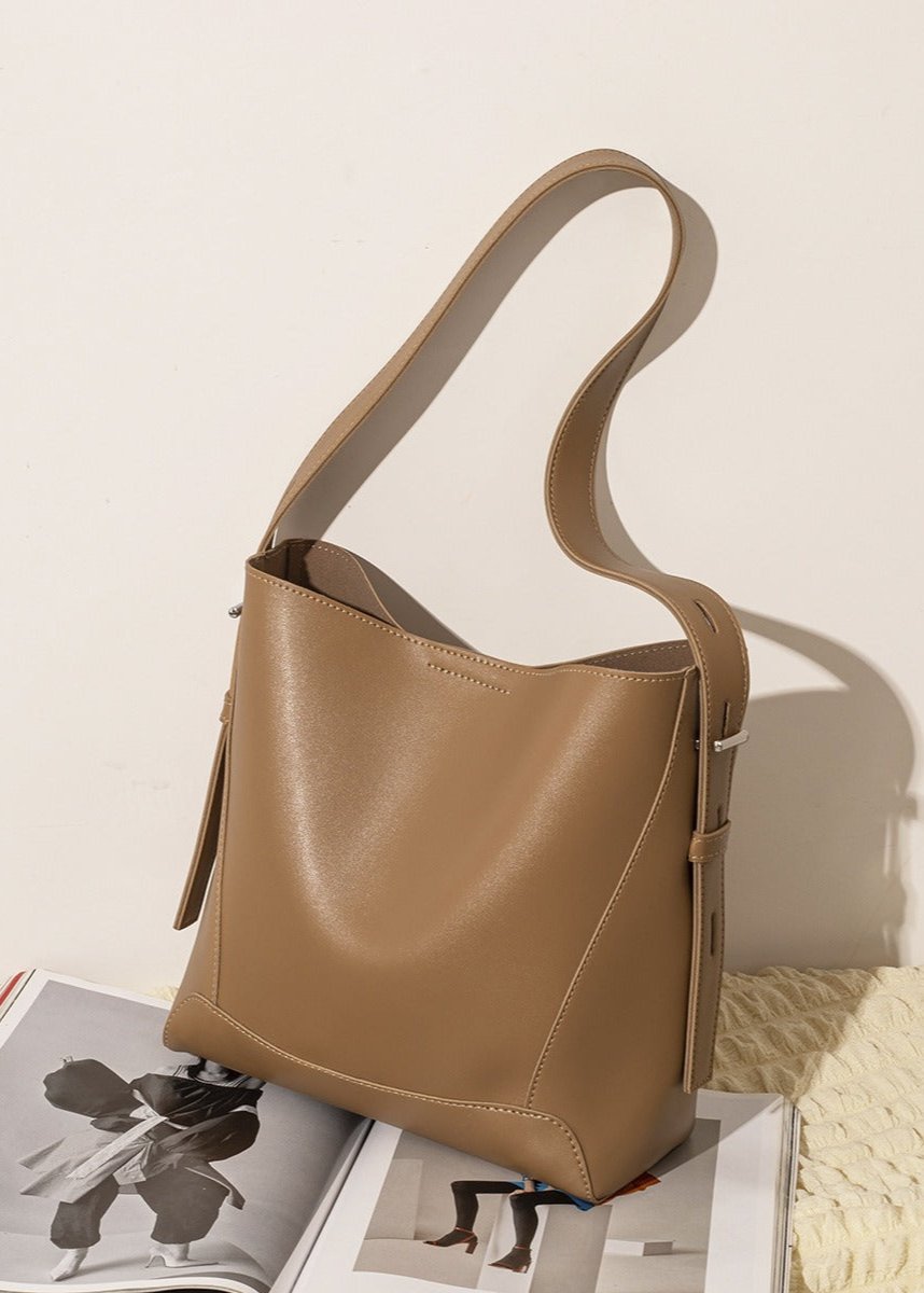 Versatile-Commuter Bucket Bag