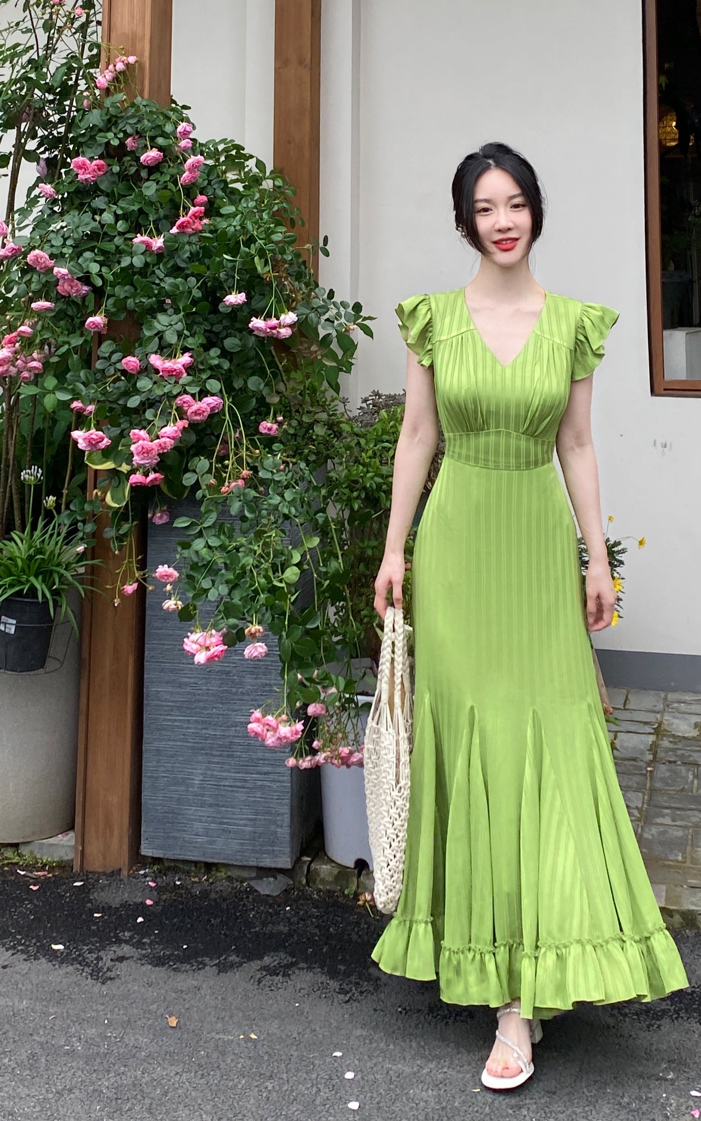 Alice_Dreamscape High-Waisted French Mermaid Gown with Retro Elegance