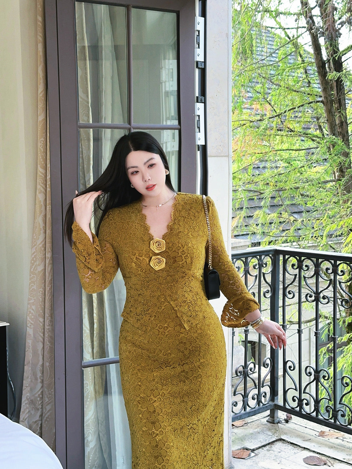Romantic Vintage Plus-Size Lace Dress