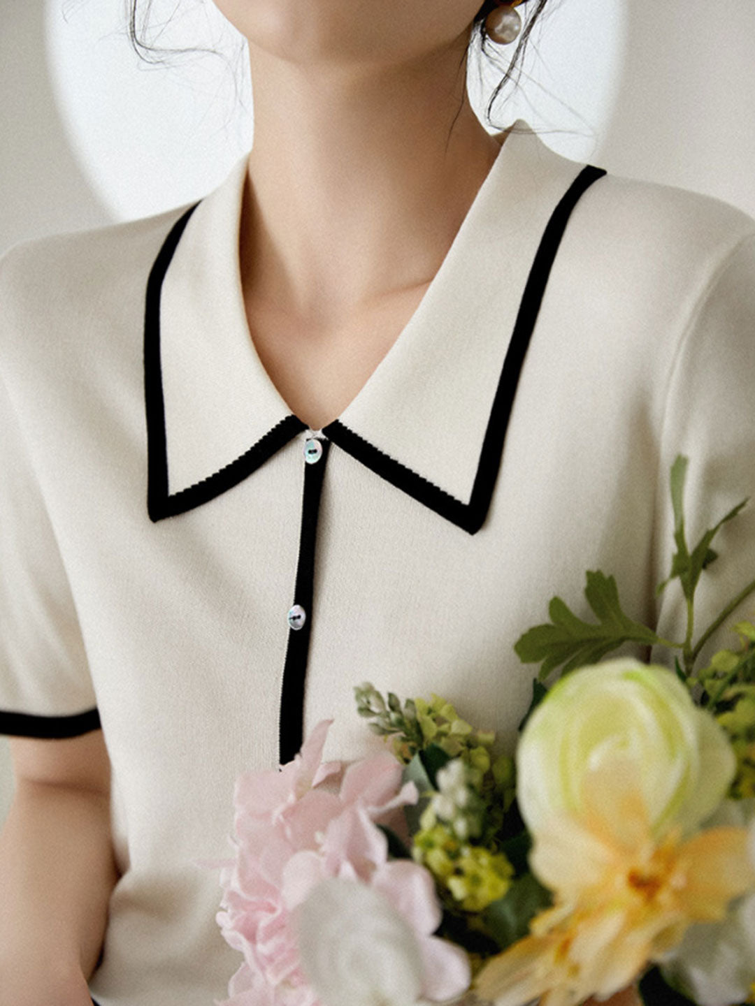 Ava Classic Contrast Lapel Knitted Top