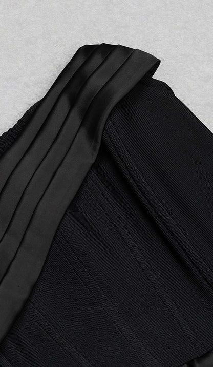 Sleeveless Bandage Midi Dress in Black