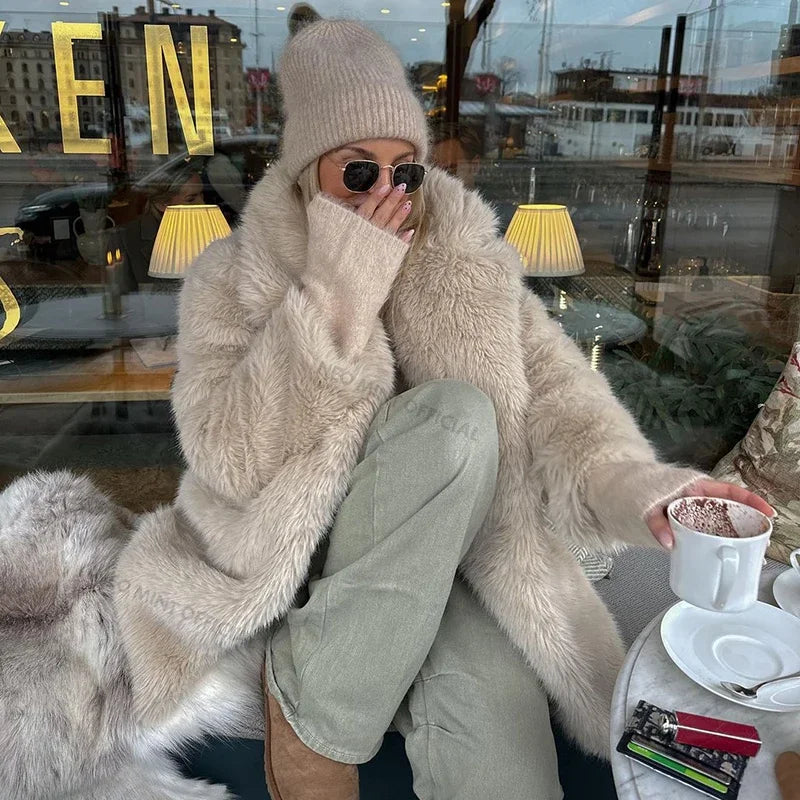 Lapels Faux Fur Coat Women Winter Brand Designer Fluffy Fox Fur Jacket Luxury Furry Overcoats Girl Stylish Long Outerwear