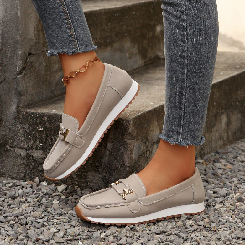AmyVictoria | Luxury Chain Loafers