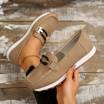 AmyVictoria | Connected Chain Loafers