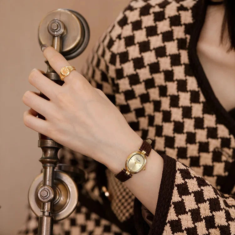 Women's Gold Dial Wrist Watch – Leather Strap Elegant Timepiece