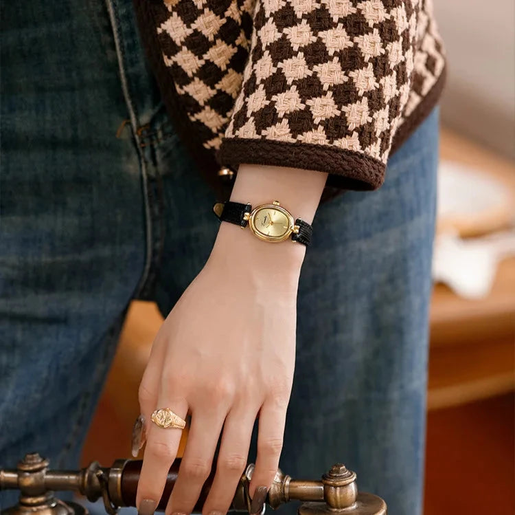 Women's Gold Dial Wrist Watch – Leather Strap Elegant Timepiece