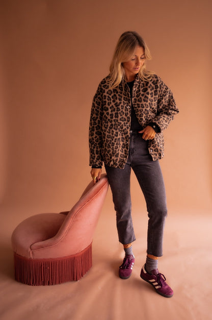 Stylish Leopard Print Bomber Jacket for Women – Trendy Lightweight Outerwear, Versatile Fit, Casual or Dressy