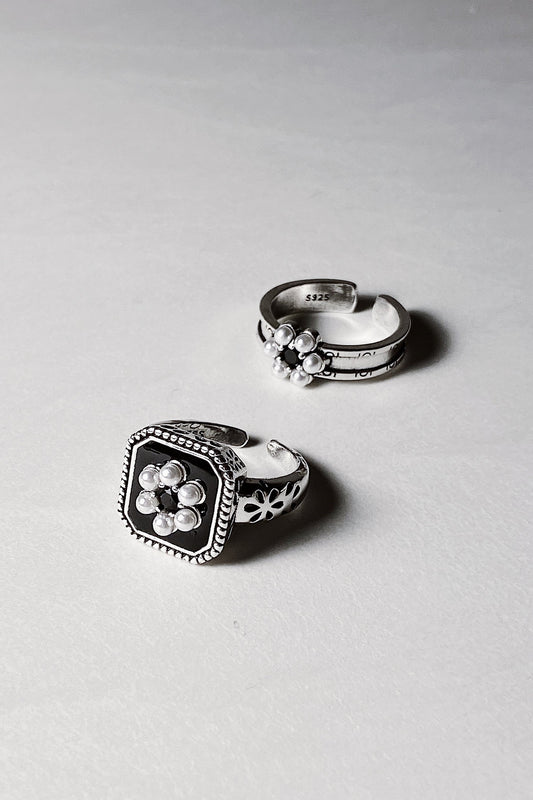 Flower Pattern Pearl Ring Set