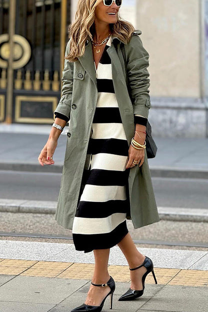Black and white striped slim v-neck knitted dress