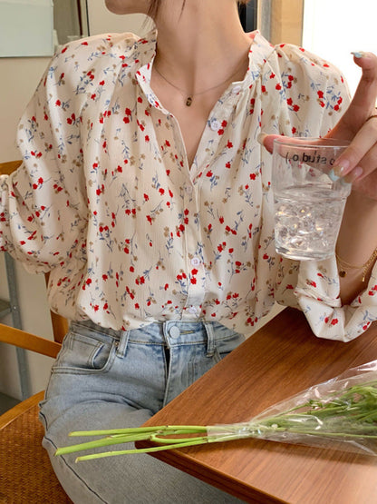 Adela Vintage Floral Print Crew Neck Blouse