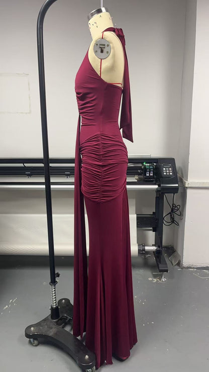 Deep V Halter Neck Gown with Train Elegant Women_Dress
