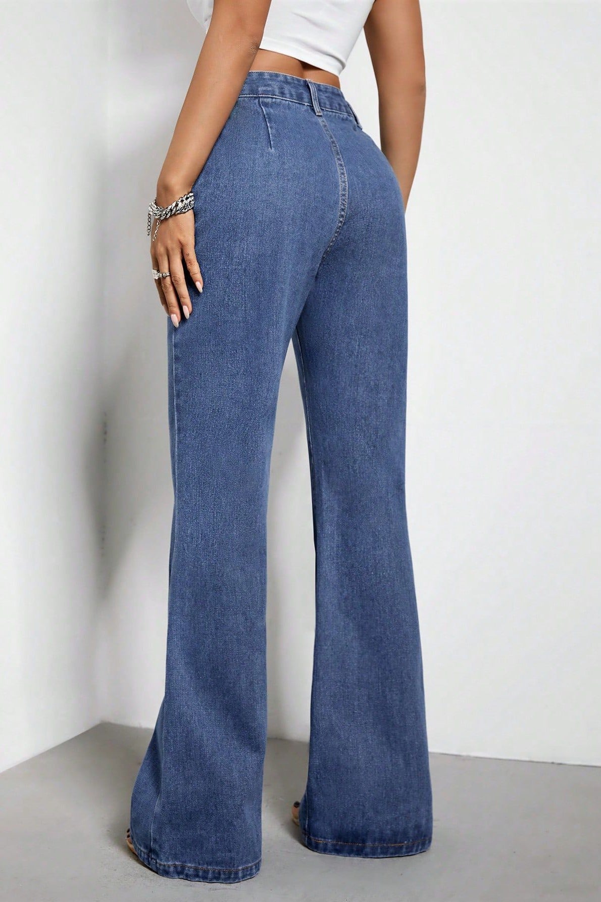 High Rise Straight Cut Jean