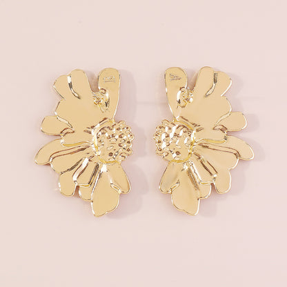 Retro Alloy Floral Pattern Earrings
