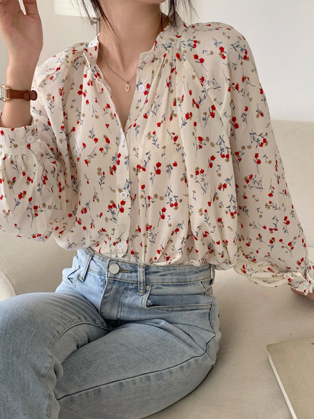 Adela Vintage Floral Print Crew Neck Blouse-Black