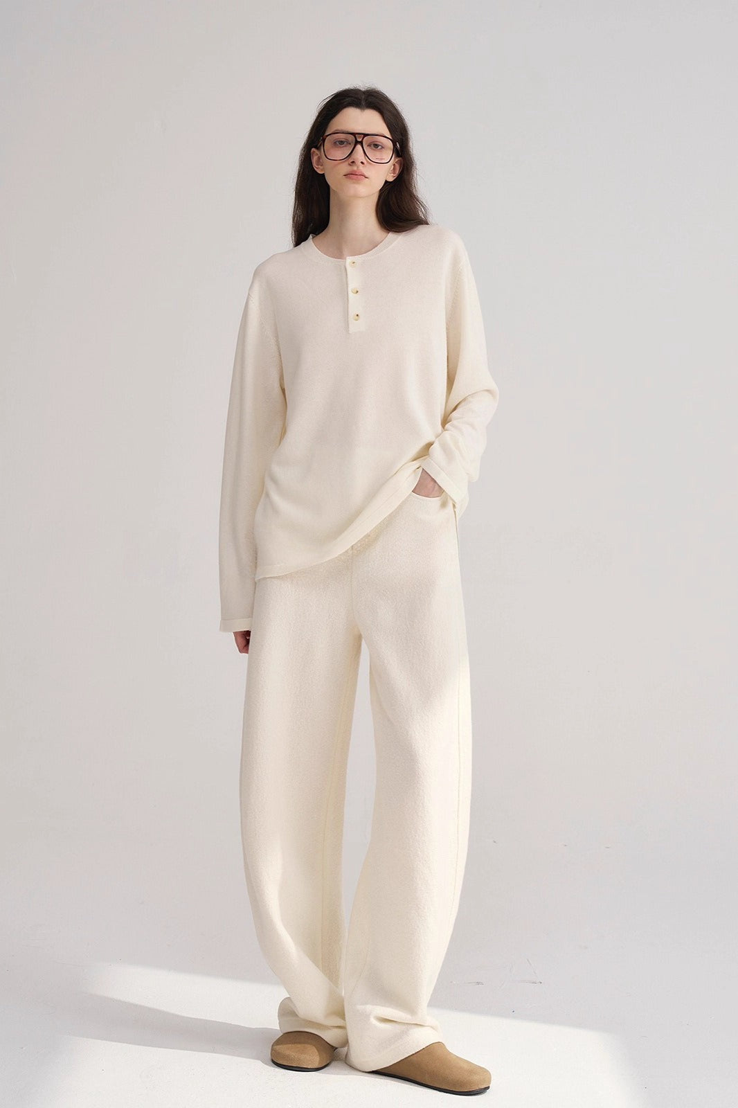 Slimming Narrow Curved Knit Pants