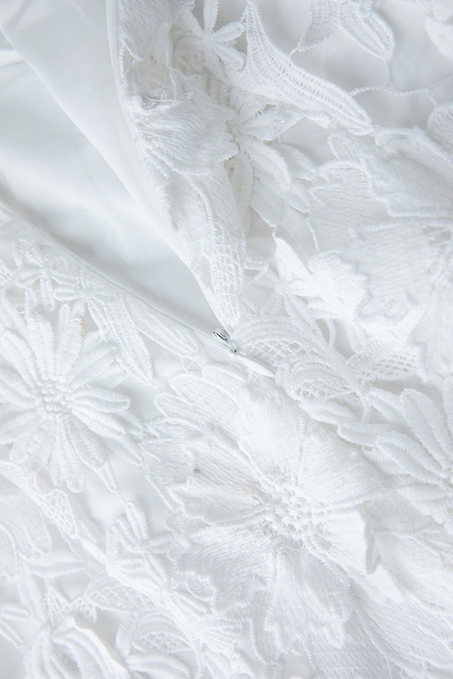 Heavy Lace 3D Embroidery Strapless Camellia Prom Dress