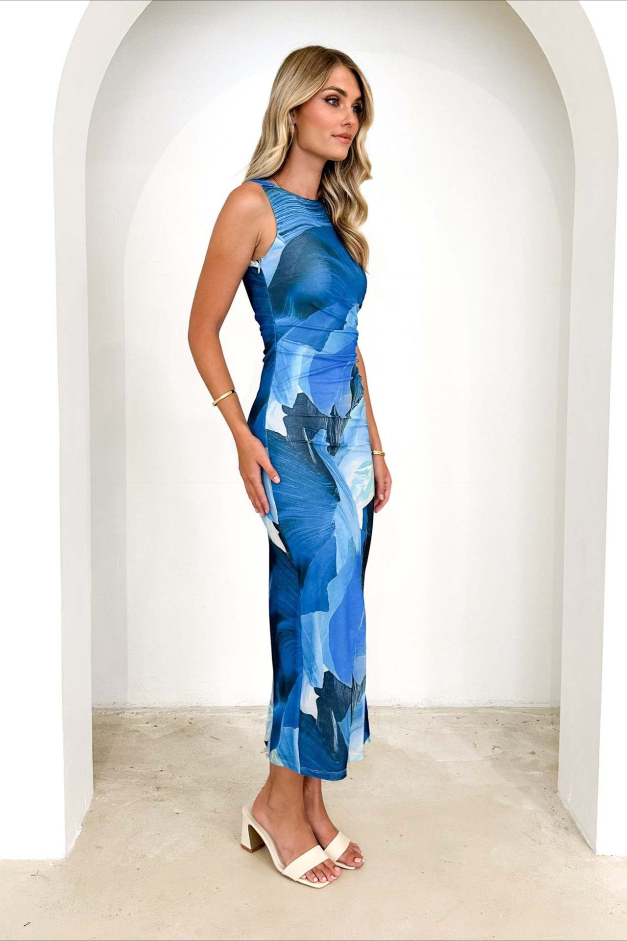 Elegant Floral Print Waist Slimming Maxi Dress