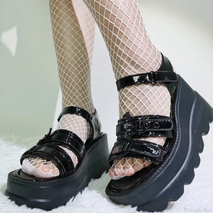Cardiac Clasp Gothic Elevated Sandal