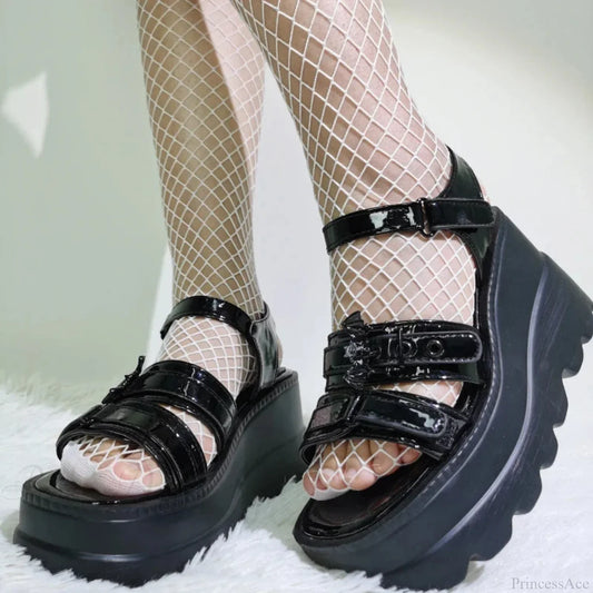 Cardiac Clasp Gothic Elevated Sandal