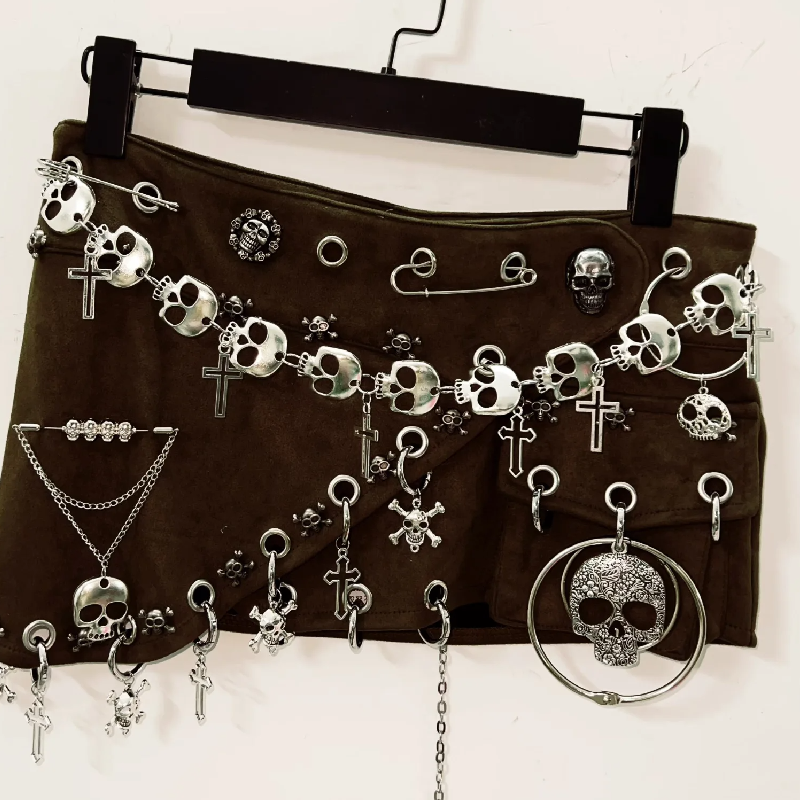 Skull applique waist chain pendant mini skirt