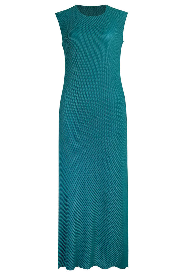 Diagonal Plissé Crew Neck Sleeveless Sheath Midi Dress