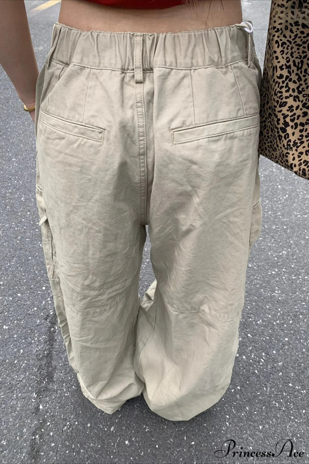 Curved Large Pocket Loose Cargo Pants