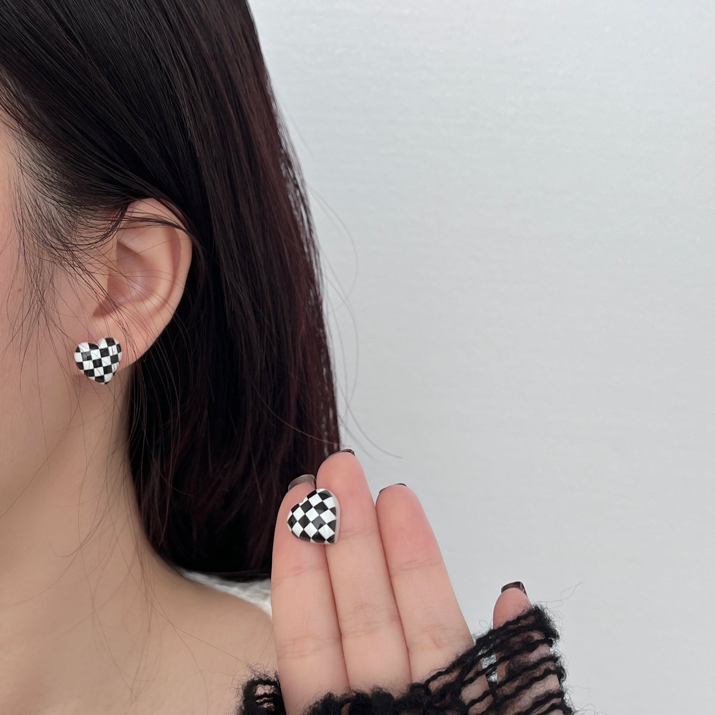 Heart plaid stud earrings