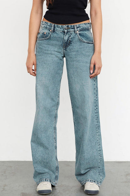 Solid Stretch Straight Leg Jeans