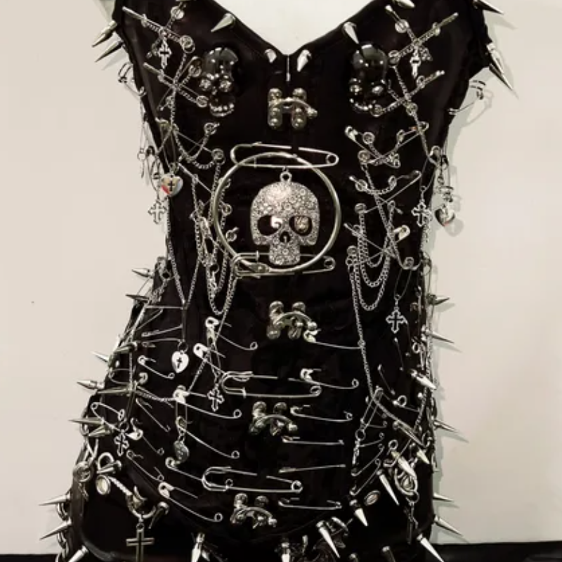 V neck skull applique rivet metal chain top
