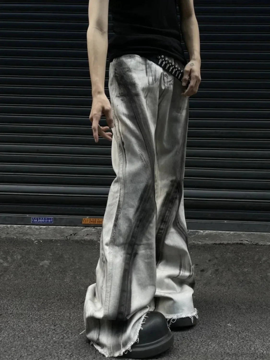 Dull Gothic Arch Flare Denim Pant