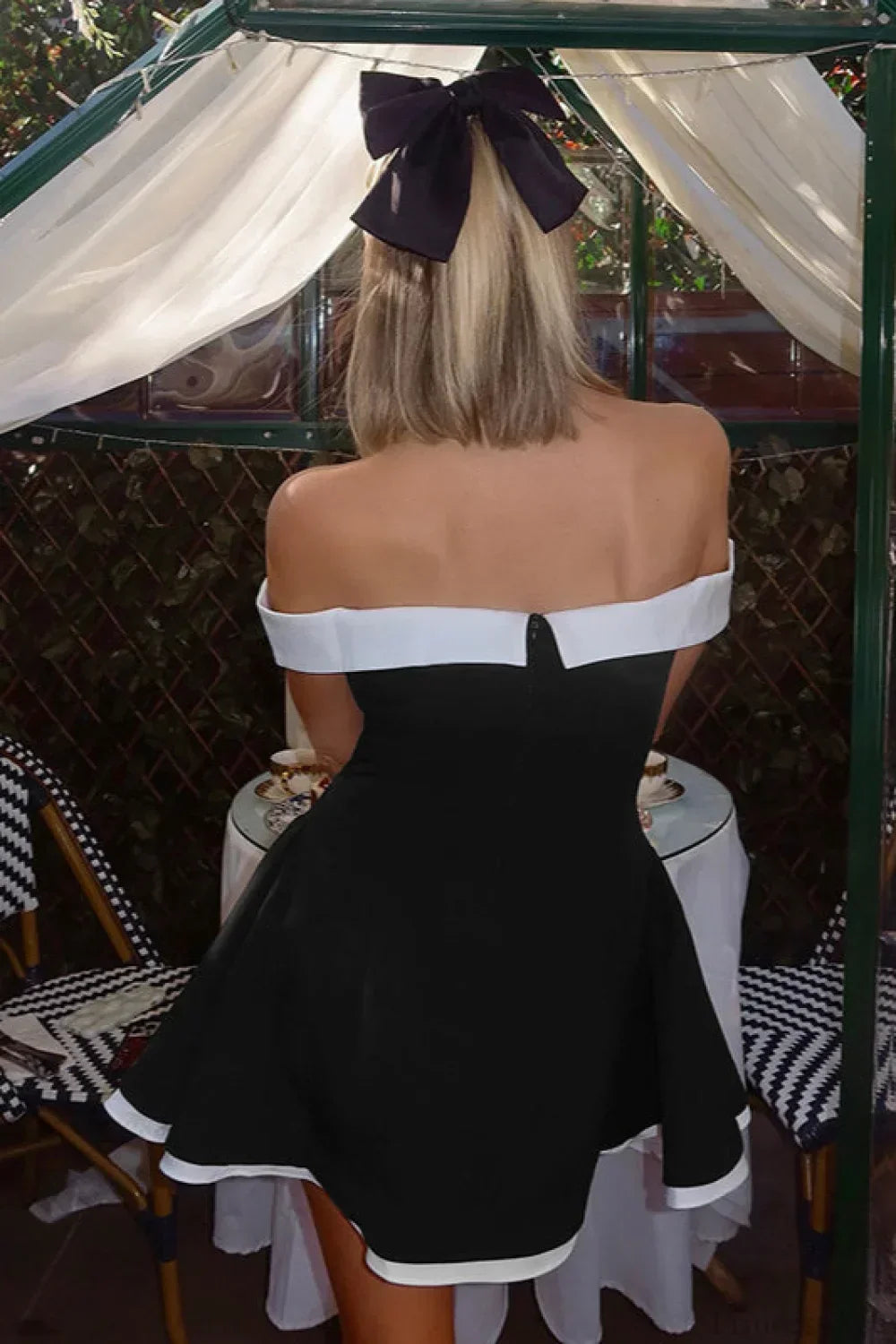 Off Shoulder Sweetheart Contrast Trim Fit and Flare Mini Dress