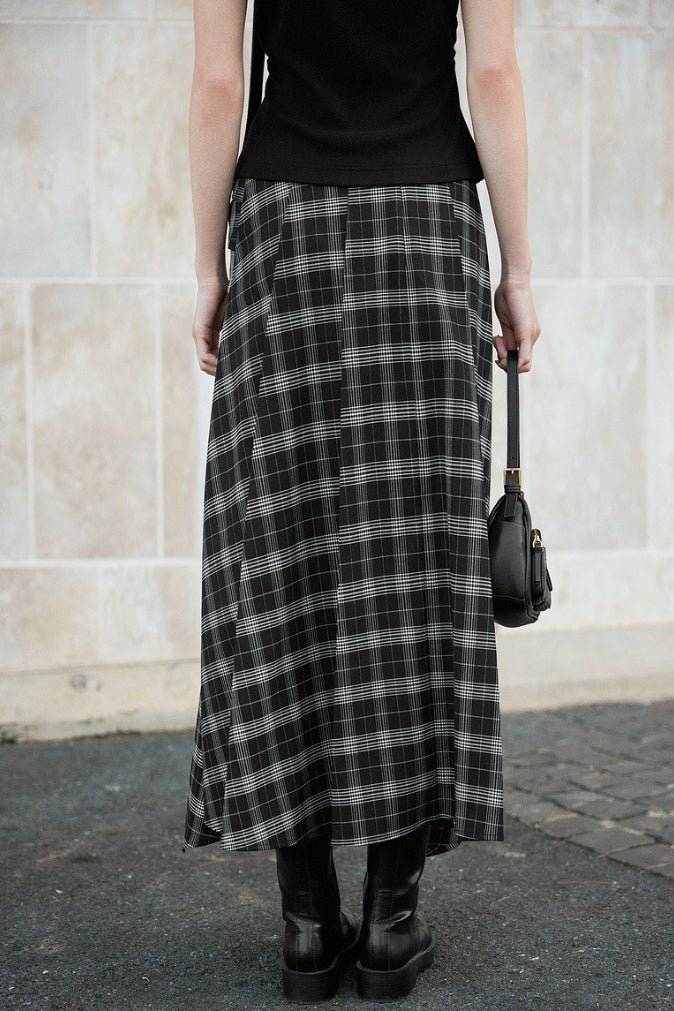 Asymmetrical Black White Plaid Slim-Fit Skirt