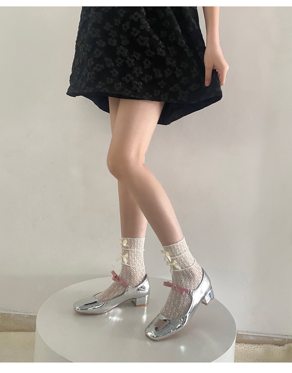 Hollow Out Lace Ruffle Bow Knit Socks