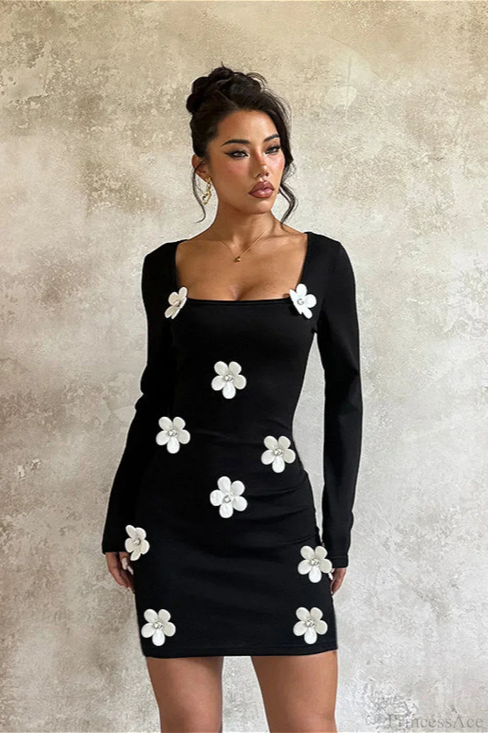Scoop Neck Long Sleeve 3D Floral Applique Pearl Center Bodycon Mini Dress