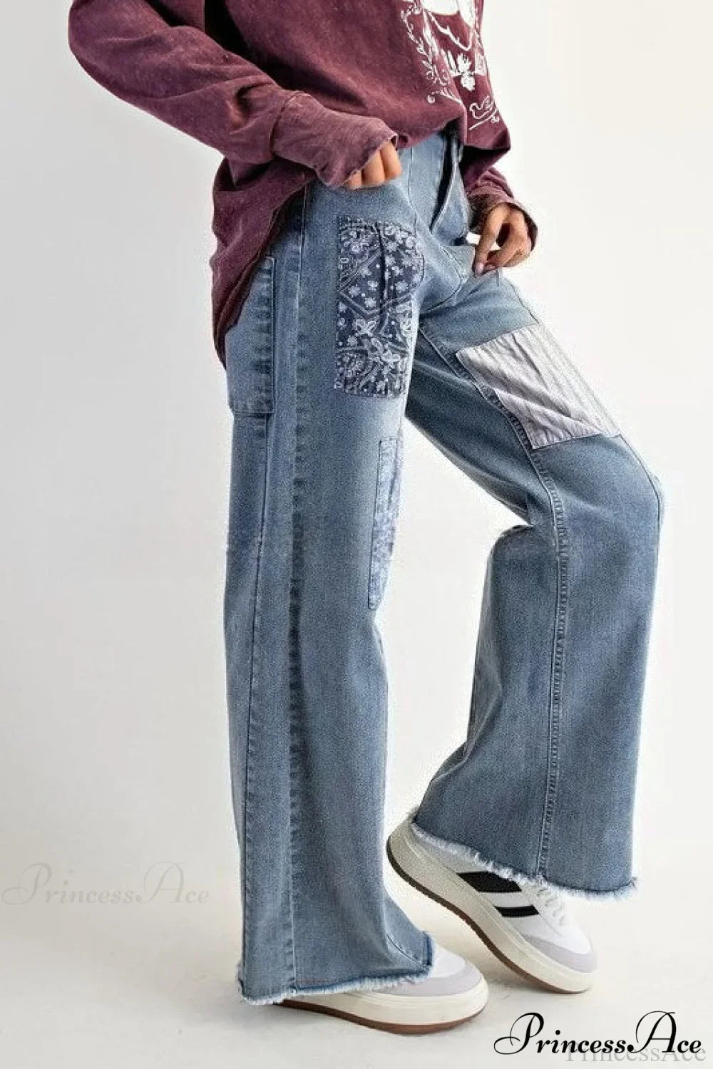 High Waisted Appliqué Straight Leg Jeans