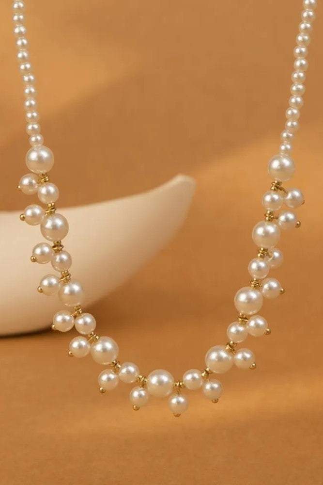 Faux Pearl Pendant Necklace