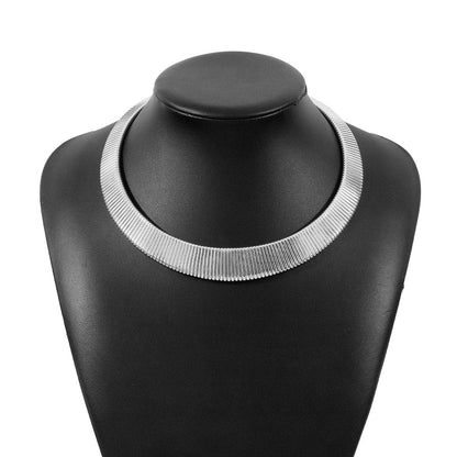 Ribbed metal solid chain necklace