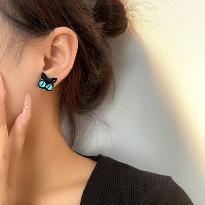 Contrast cat stud earrings