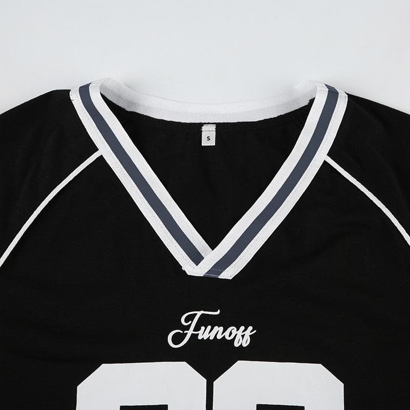 Short sleeve stitch “22” print v neck top