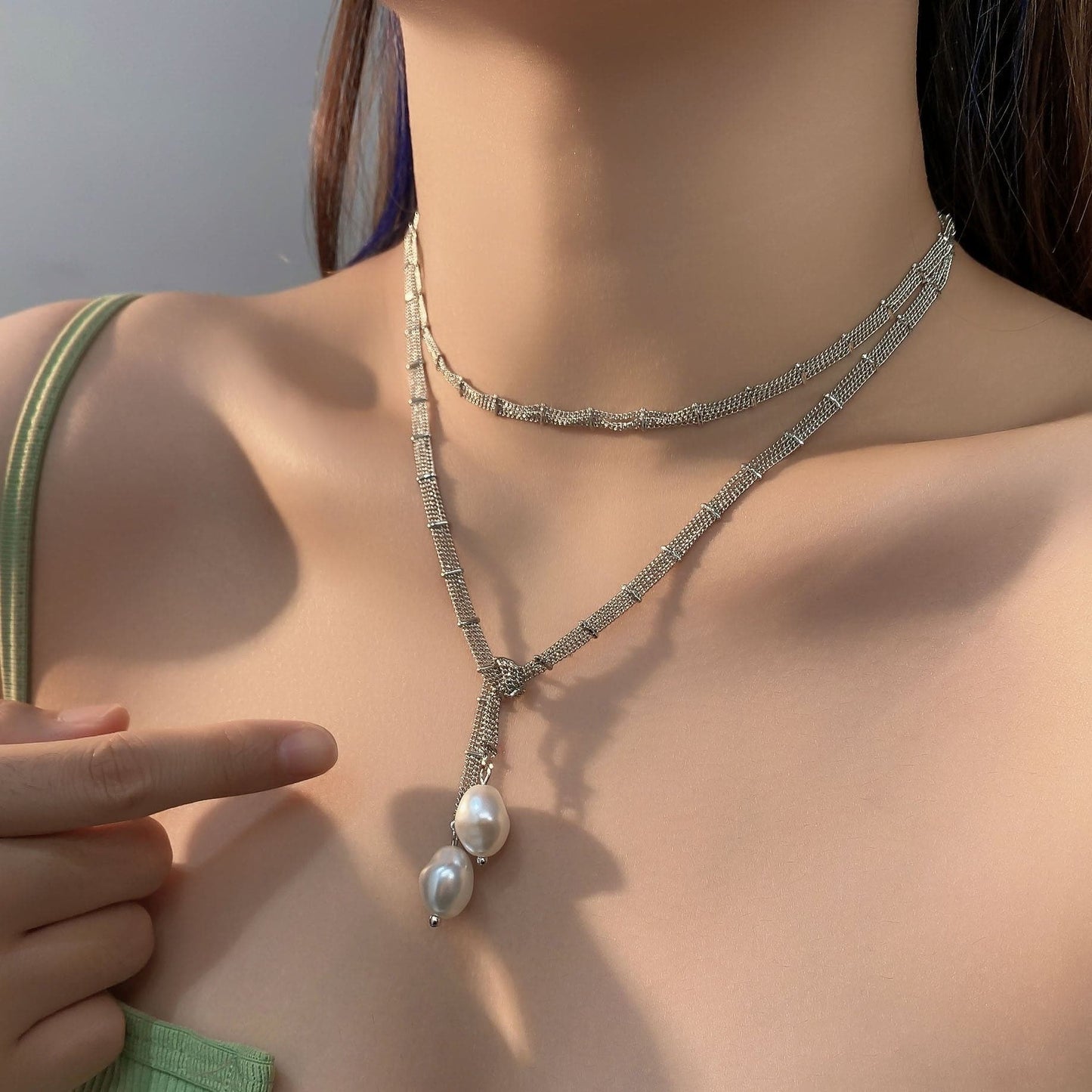 Layered faux pearl pendant choker necklace