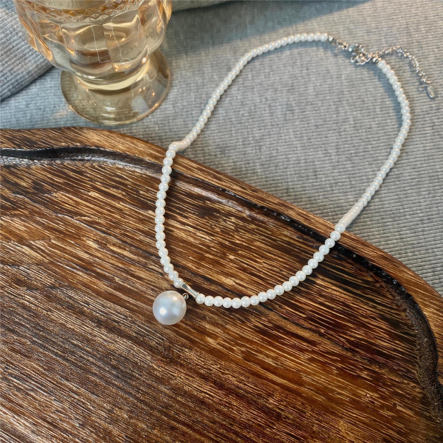 Faux pearl pendant beaded necklace