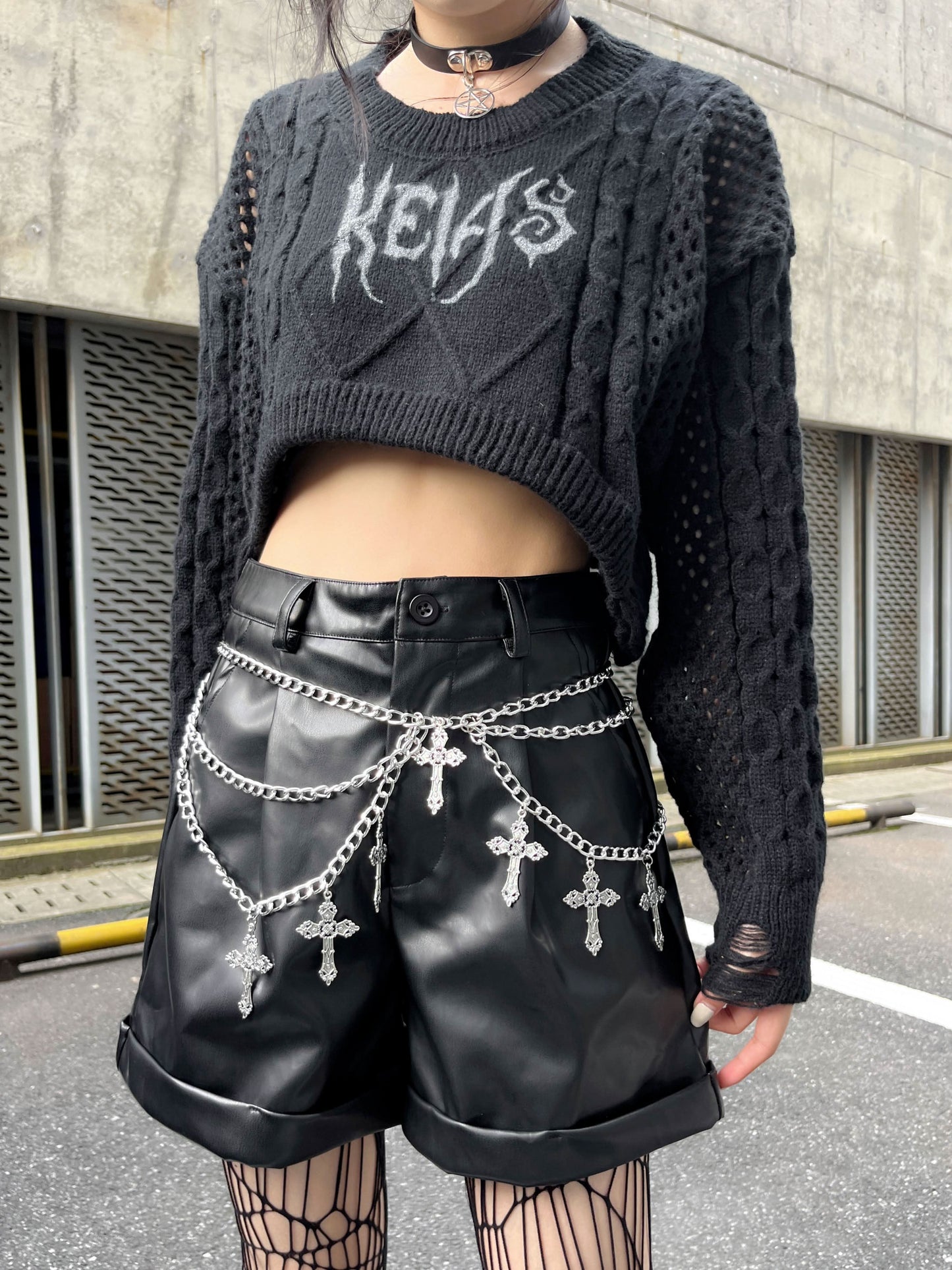 PU leather metal chain short pant