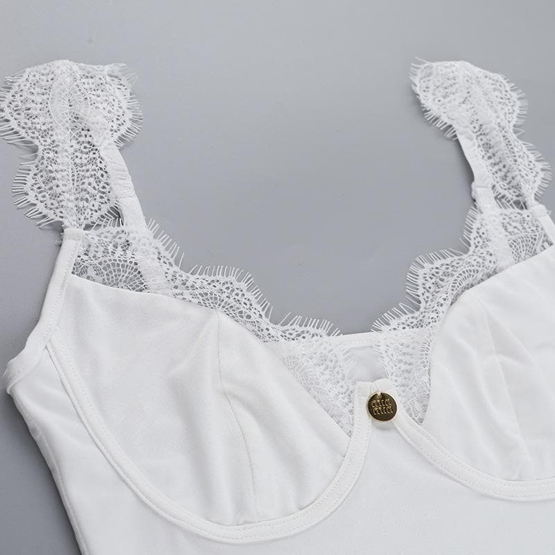 V neck lace hem flower applique cami top