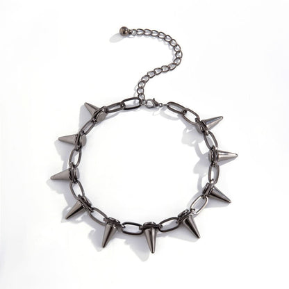 Rivet decor metal chain choker necklace