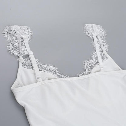 V neck lace hem flower applique cami top